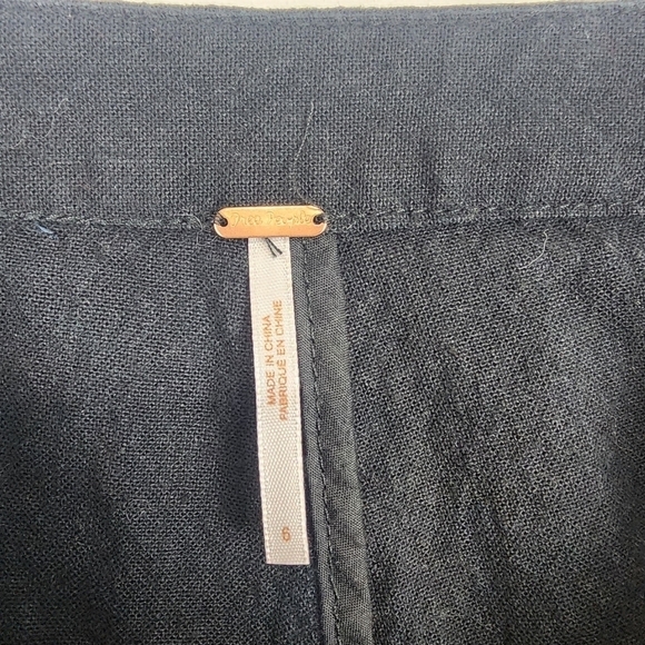 Free People Life's Too Short Embroidered Eyelet Shorts SIZE 6 - Picture 5 of 7